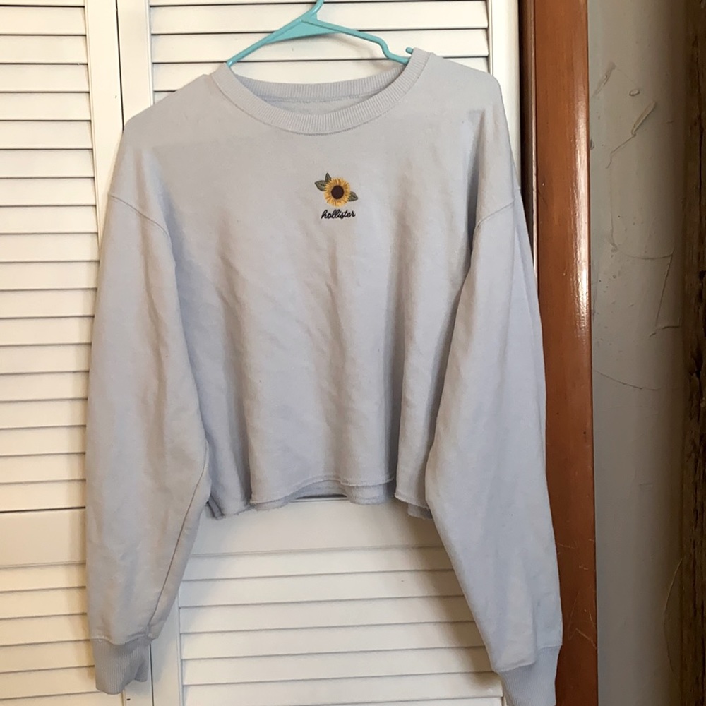 Cropped crew neck